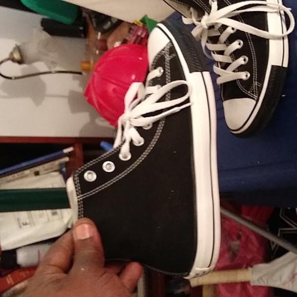 Shoes(converse allstars - Picture 2 of 4